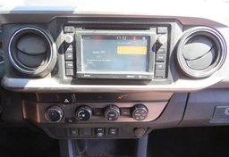 2019 Toyota Tacoma 4WD - Image 34