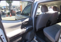 2019 Toyota Tacoma 4WD - Image 21