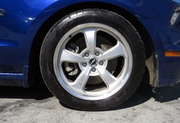 2014 Ford Mustang - Image 16