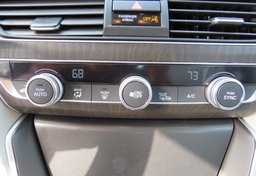 2018 Honda Accord Sedan - Image 44