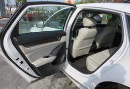 2018 Honda Accord Sedan - Image 21