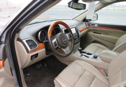 2012 Jeep Grand Cherokee - Image 25