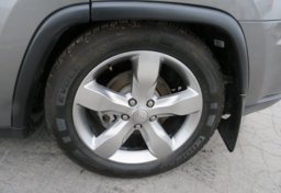 2012 Jeep Grand Cherokee - Image 24