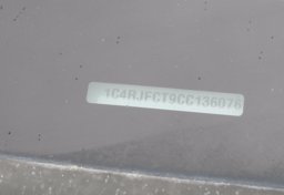 2012 Jeep Grand Cherokee - Image 61