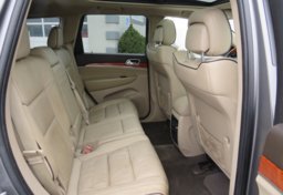 2012 Jeep Grand Cherokee - Image 32