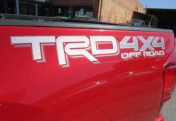 2017 Toyota Tacoma - Image 18