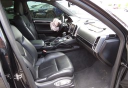 2018 Porsche Cayenne - Image 26