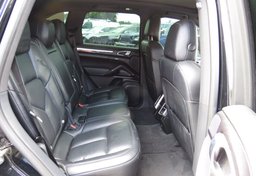 2018 Porsche Cayenne - Image 32