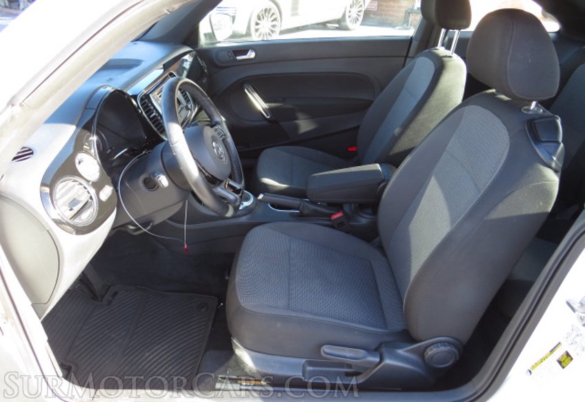 2019 Volkswagen Beetle - Image 24