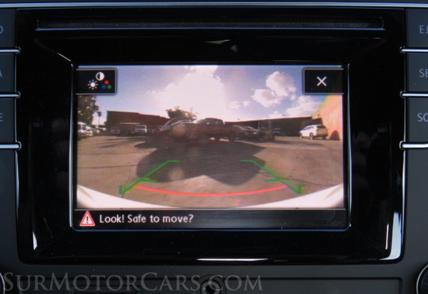 2019 Volkswagen Beetle - Image 29