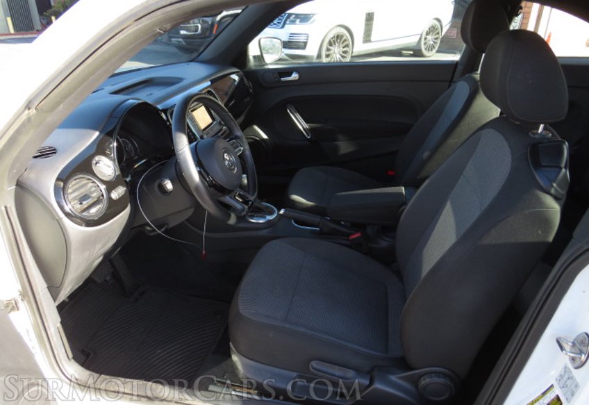 2019 Volkswagen Beetle - Image 22