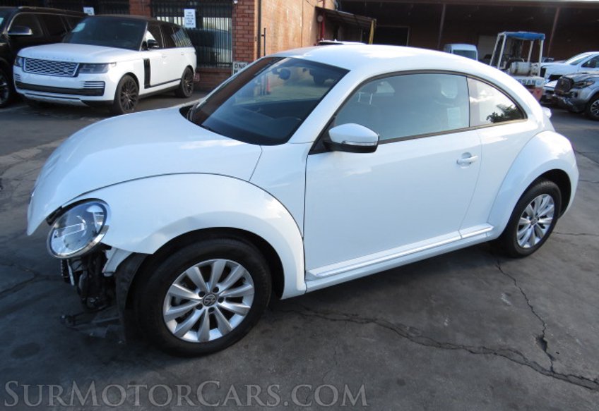 2019 Volkswagen Beetle - Image 2