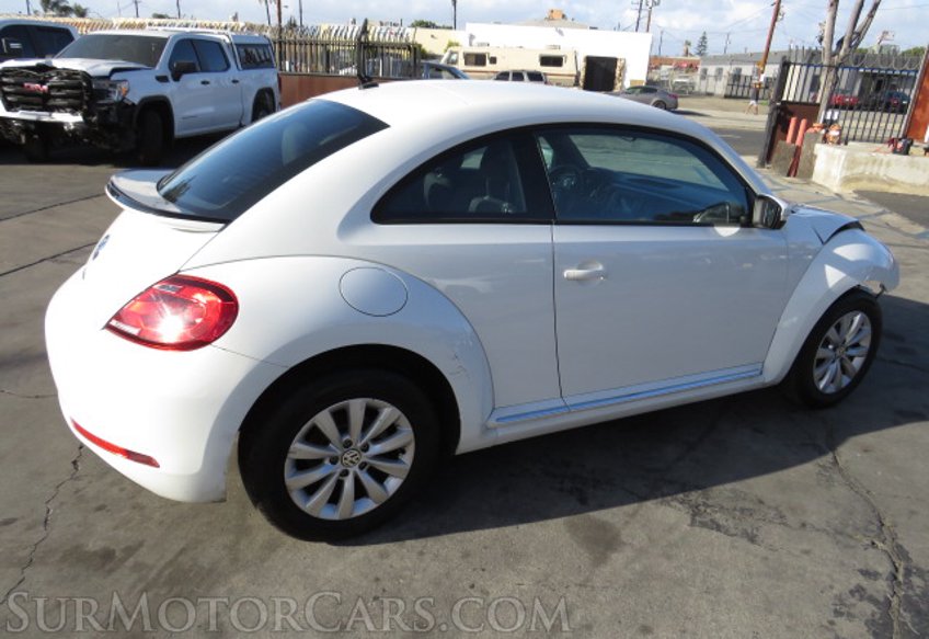 2019 Volkswagen Beetle - Image 9