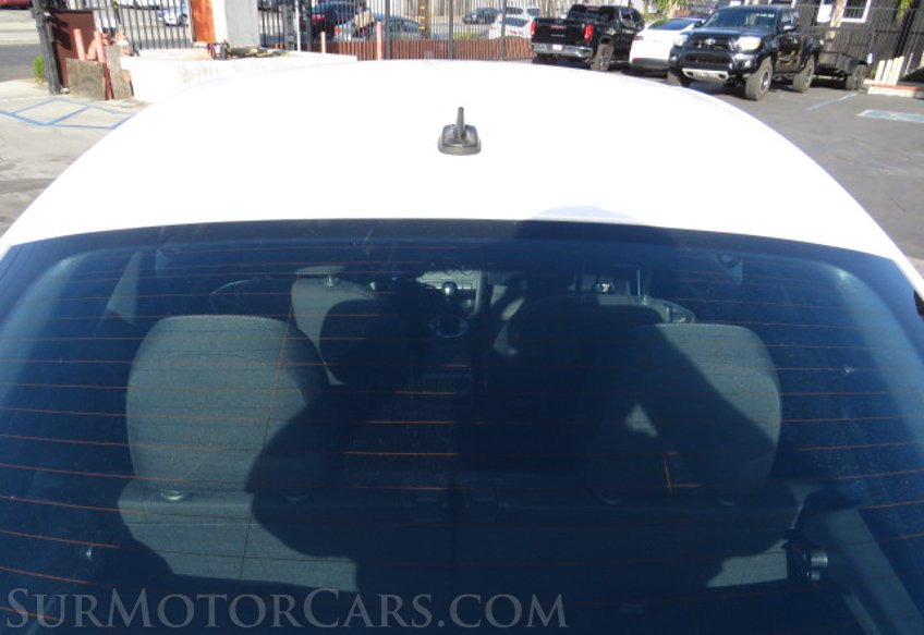 2019 Volkswagen Beetle - Image 13