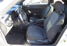 2019 Volkswagen Beetle - Image 24