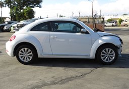 2019 Volkswagen Beetle - Image 6