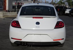 2019 Volkswagen Beetle - Image 12