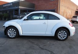 2019 Volkswagen Beetle - Image 5