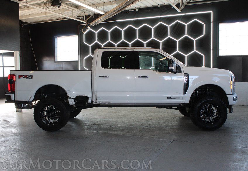 2024 Ford F-350 Super Duty PLATINUM - Image 11