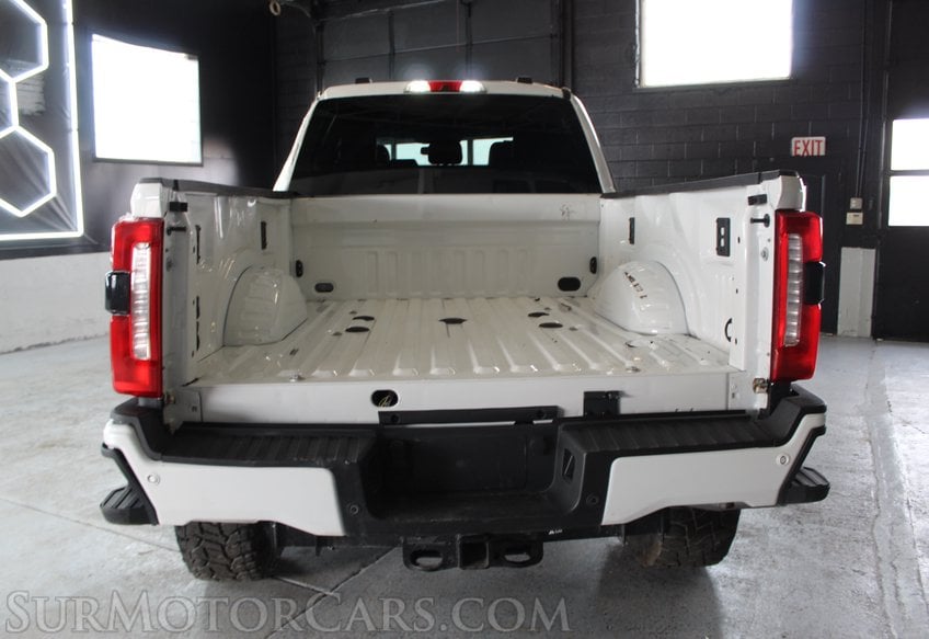 2024 Ford F-350 Super Duty PLATINUM - Image 16