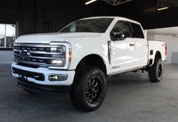 2024 Ford F-350 Super Duty PLATINUM - Image 2