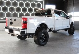 2024 Ford F-350 Super Duty PLATINUM - Image 9