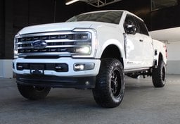 2024 Ford F-350 Super Duty PLATINUM - Image 4