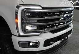 2024 Ford F-350 Super Duty PLATINUM - Image 34