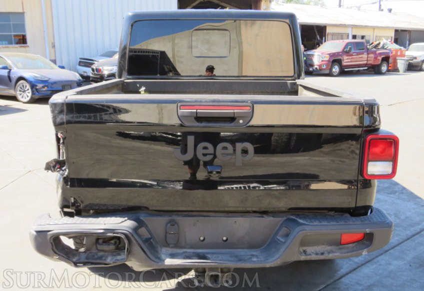 2020 Jeep Gladiator - Image 12