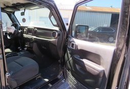 2020 Jeep Gladiator - Image 22