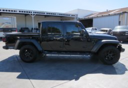 2020 Jeep Gladiator - Image 6