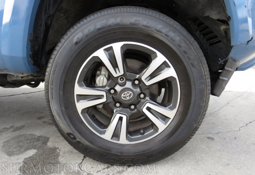 2019 Toyota Tacoma 4WD - Image 11