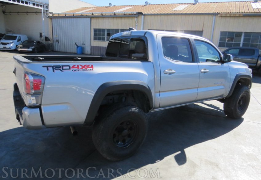 2020 Toyota Tacoma 4WD - Image 9