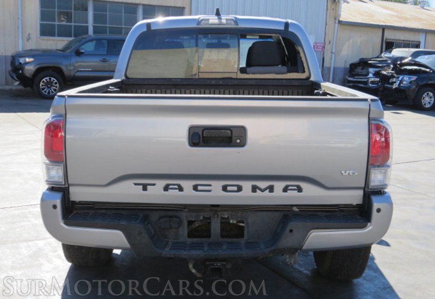2020 Toyota Tacoma 4WD - Image 12