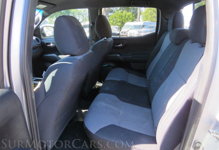 2020 Toyota Tacoma 4WD - Image 33