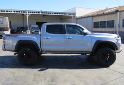 2020 Toyota Tacoma 4WD - Image 5