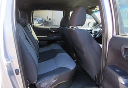 2020 Toyota Tacoma 4WD - Image 32