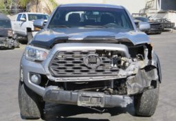 2020 Toyota Tacoma 4WD - Image 16