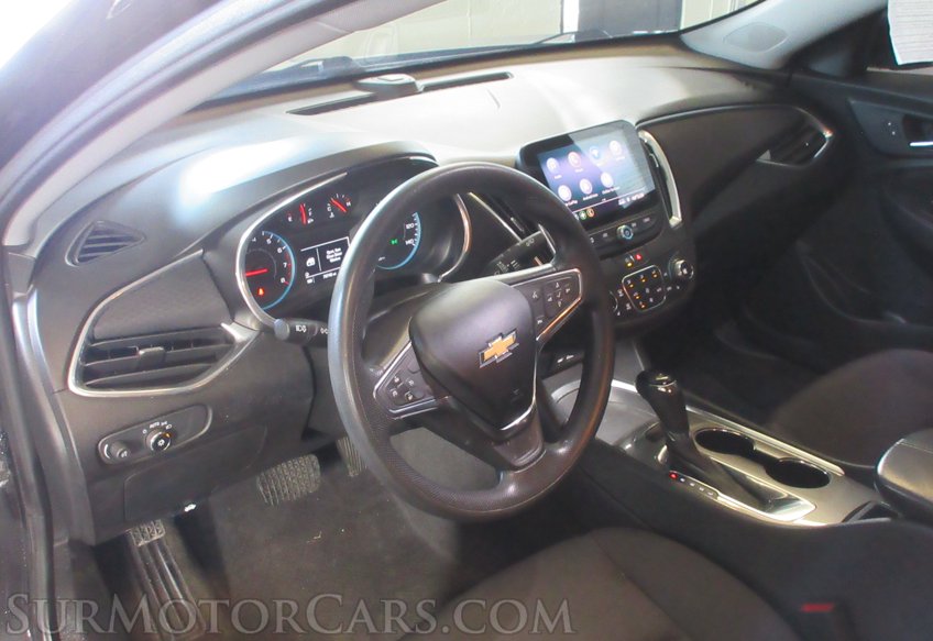 2020 Chevrolet Malibu - Image 27