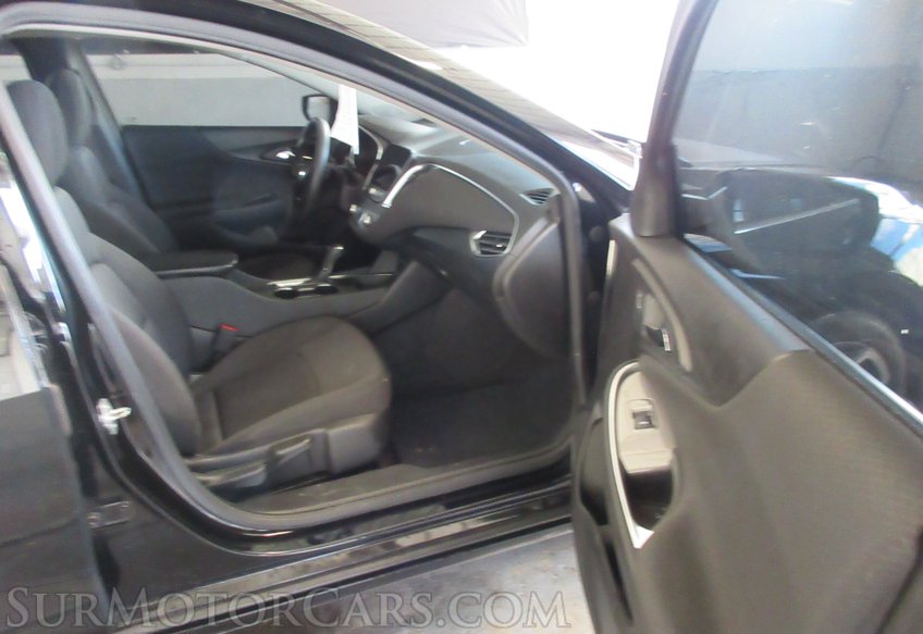 2020 Chevrolet Malibu - Image 26