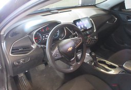 2020 Chevrolet Malibu - Image 27