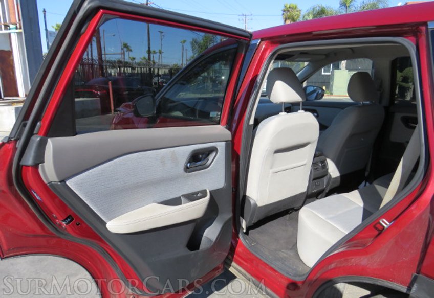 2021 Nissan Rogue - Image 25