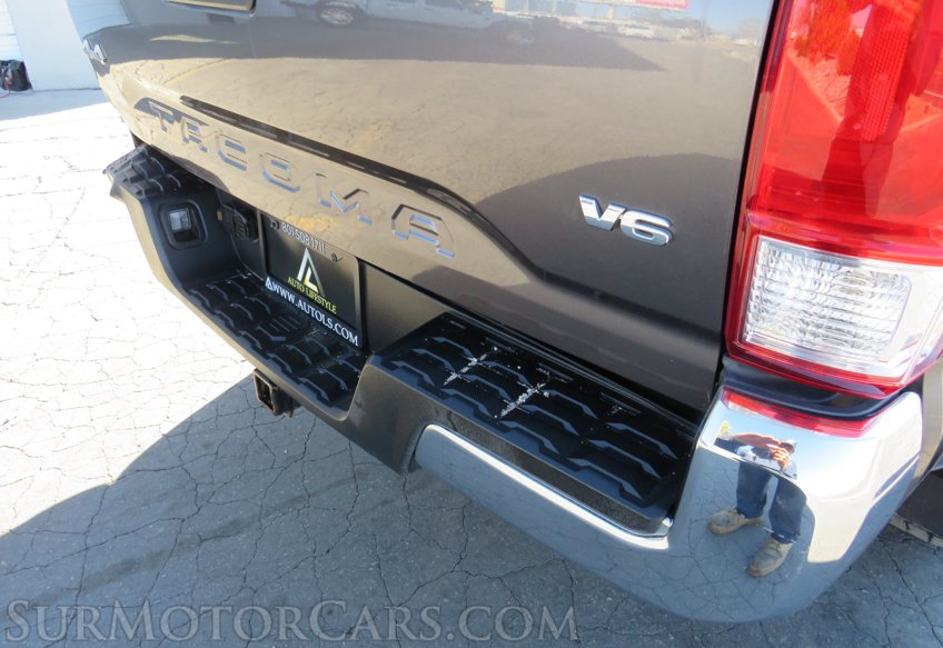 2016 Toyota Tacoma - Image 18