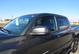 2016 Toyota Tacoma - Image 19