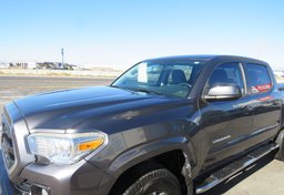 2016 Toyota Tacoma - Image 16