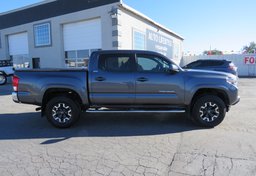 2016 Toyota Tacoma - Image 11