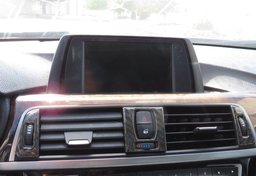 2016 BMW 3 Series - Image 38