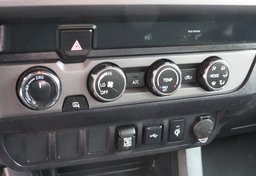 2020 Toyota Tacoma 4WD - Image 37