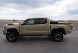 2020 Toyota Tacoma 4WD - Image 9