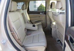 2014 Jeep Grand Cherokee - Image 33